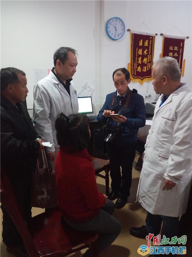 萍鄉“愛心記者”堅守9年奔跑公益路 用大愛為貧弱群眾撐起艷陽天