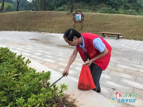 萍鄉“愛心記者”堅守9年奔跑公益路 用大愛為貧弱群眾撐起艷陽天