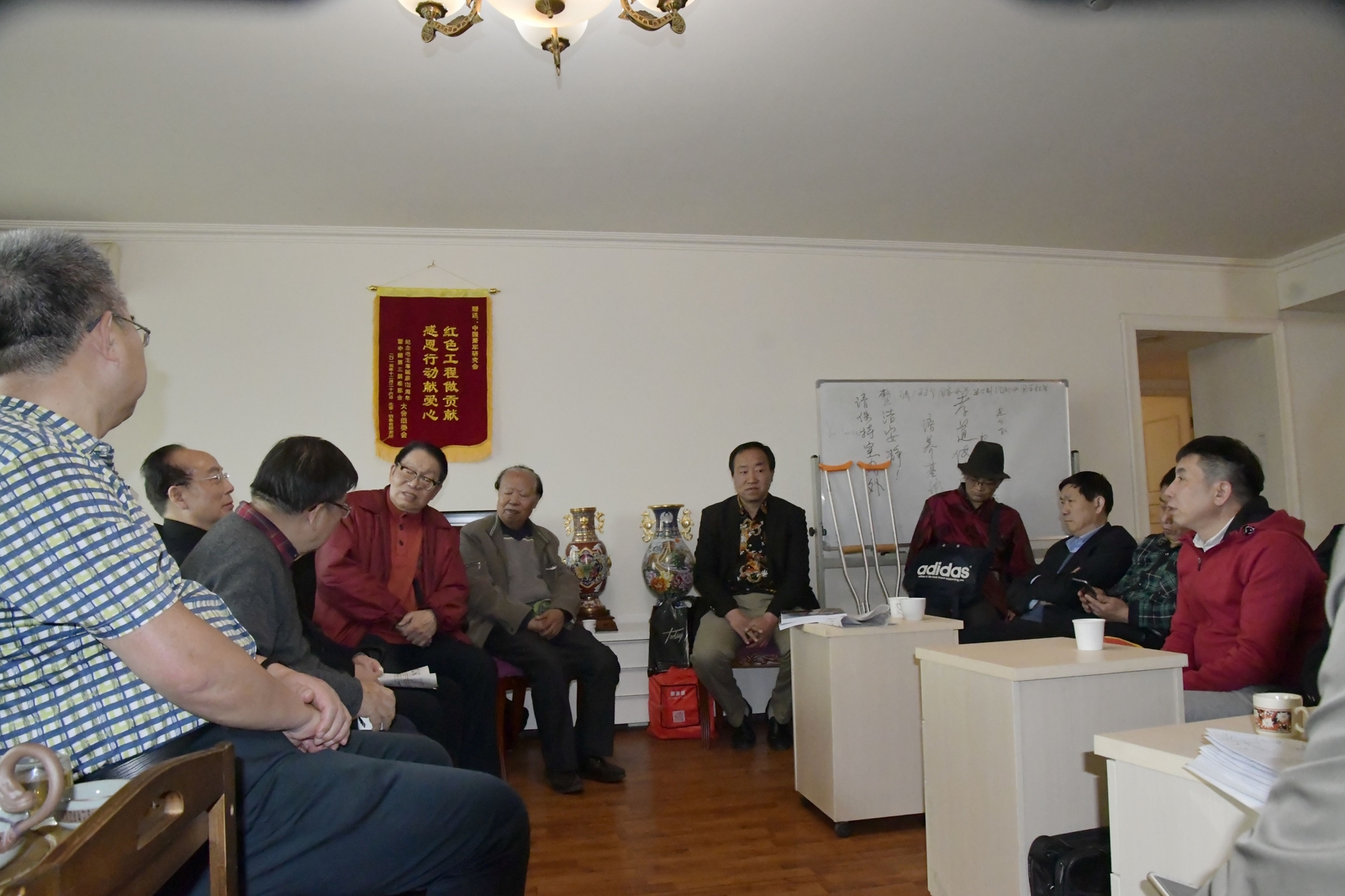 各界專(zhuān)家學(xué)者走訪(fǎng)中國(guó)蕭軍研究會(huì)