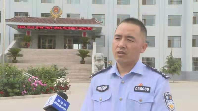 鐵骨柔情擔道義  忠誠奉獻鑄警魂——好民警謝武東