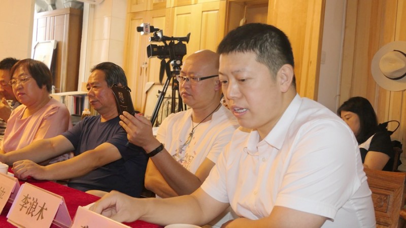 蔡文靜長篇小說《戲說銀行故事》、劇本《陽光正燦爛》座談會在京舉辦