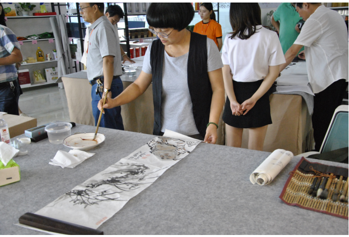 中國網書畫藝術欄目第七屆“藝廬雅集”走進煥多多
