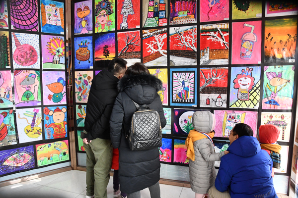 黃琴梅美學教育昌平校區舉辦第三屆大藝術家分享畫展