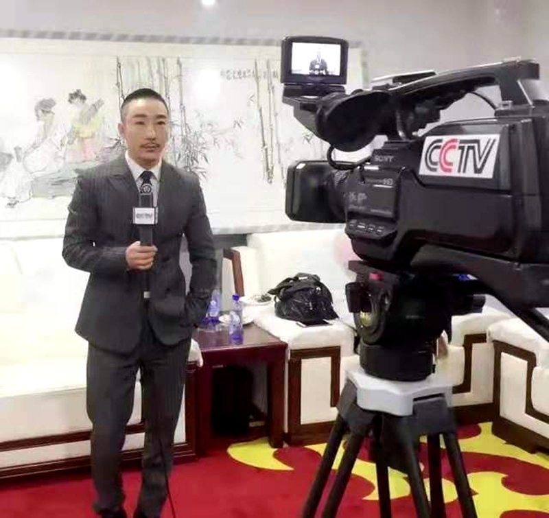 歌唱家齊航榮獲“年度榜樣人物”光榮稱號
