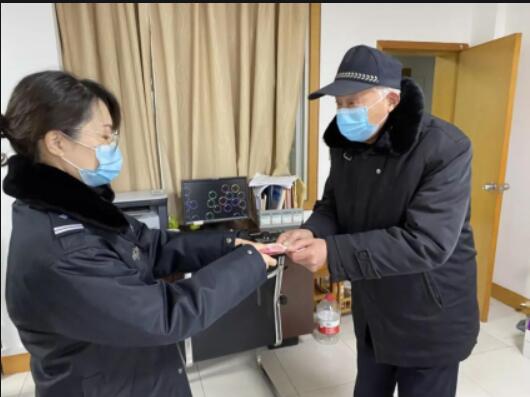 涓涓細(xì)流 匯成大?！獜V大黨員踴躍捐款抗擊疫情