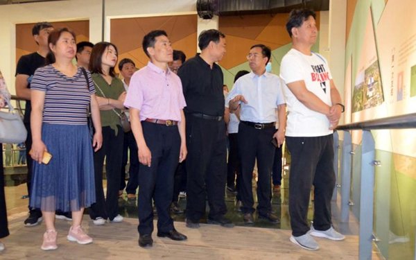 傳承非遺文化 彰顯寶豐魅力----河南省寶豐縣召開白朗文化暨潘運明非虛構文學研討會