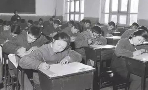 作家高考往事：為什么我平時(shí)成績一般，高考考得那么好？