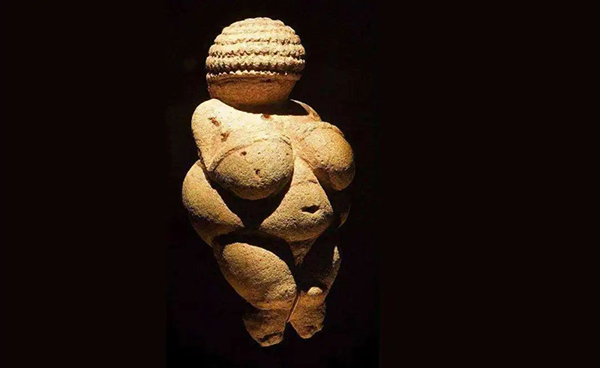 “完美女神”維納斯為什么是平胸？