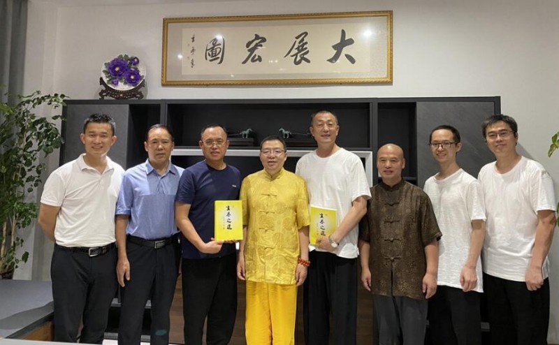 師點(diǎn)文化：認(rèn)識自己，做生命的主人