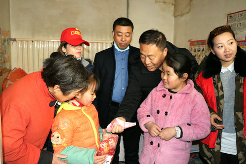 河北順平縣愛心助困公益行在大悲鄉舉行