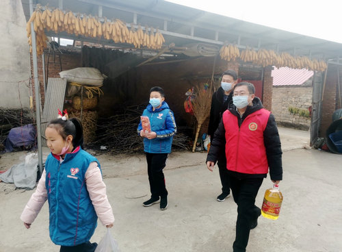 河北順平縣愛心助困公益行在大悲鄉舉行