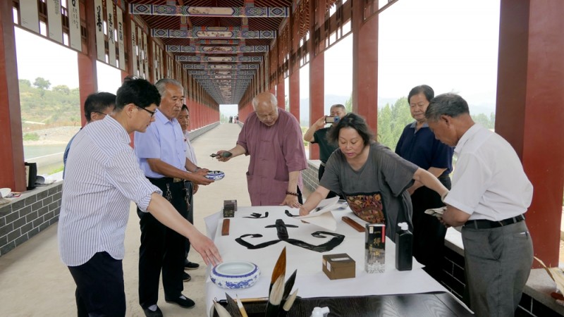 任家莊:小山村舉辦全球善文化書畫展 任家莊:小山村舉辦全球善文化書畫展
