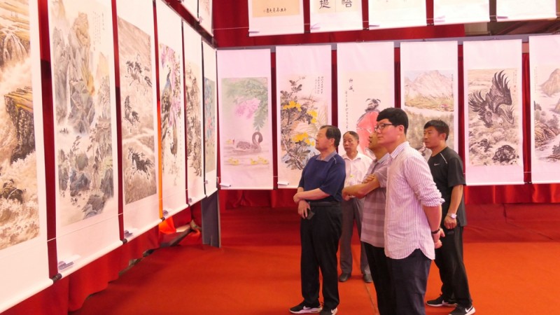 任家莊:小山村舉辦全球善文化書畫展 任家莊:小山村舉辦全球善文化書畫展