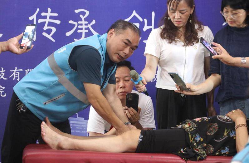 杏林盛會 大醫(yī)云集 絕技紛呈 杏林盛會 大醫(yī)云集 絕技紛呈