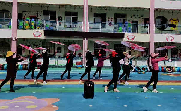 舞出風姿，綻放風采——湖北英山縣孔家坊鄉中心幼兒園教師舞蹈培訓
