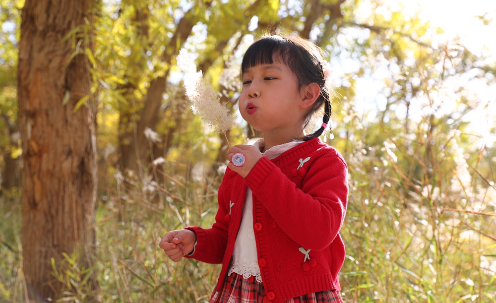 醉美童聲 唱響星辰大海——王亞平女兒趙蕓熙演唱《摘星星的媽媽回來了》