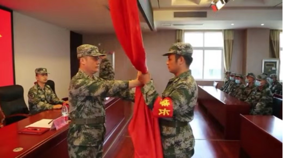 奉獻(xiàn)軍營終不悔  轉(zhuǎn)業(yè)回鄉(xiāng)立新功——記退役軍人陳召斌
