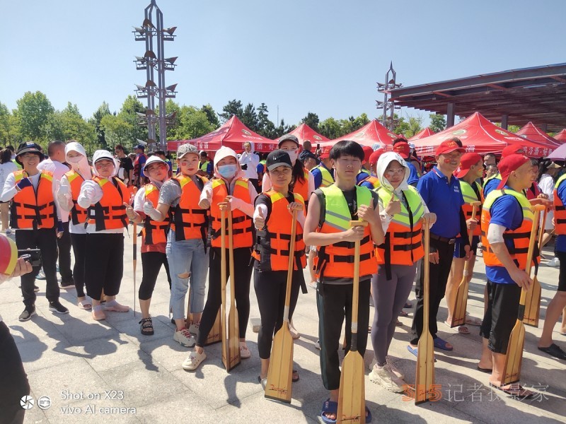 威海南海舉行第九屆龍舟爭霸賽 威海南海舉行第九屆龍舟爭霸賽