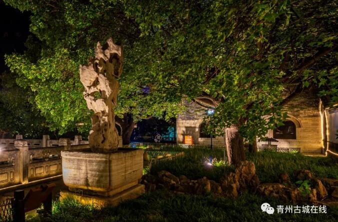 走進這座明清時期的偶園，去擁抱夜幕下的溫柔