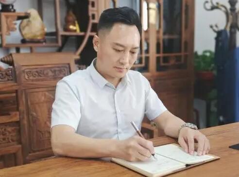 專訪視保姆品牌創(chuàng)始人劉春亮先生:創(chuàng)新科技解決近視難題 專訪視保姆品牌創(chuàng)始人劉春亮先生:創(chuàng)新科技解決近視難題