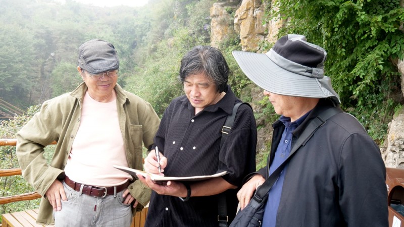 中華靳氏部分書畫名家南太行寫生創作暨第四屆藝術研討會在王莽嶺三寶山莊舉行 中華靳氏部分書畫名家南太行寫生創作暨第四屆藝術研討會在王莽嶺三寶山莊舉行
