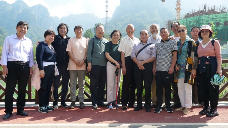 中華靳氏部分書畫名家南太行寫生創作暨第四屆藝術研討會在王莽嶺三寶山莊舉行 中華靳氏部分書畫名家南太行寫生創作暨第四屆藝術研討會在王莽嶺三寶山莊舉行