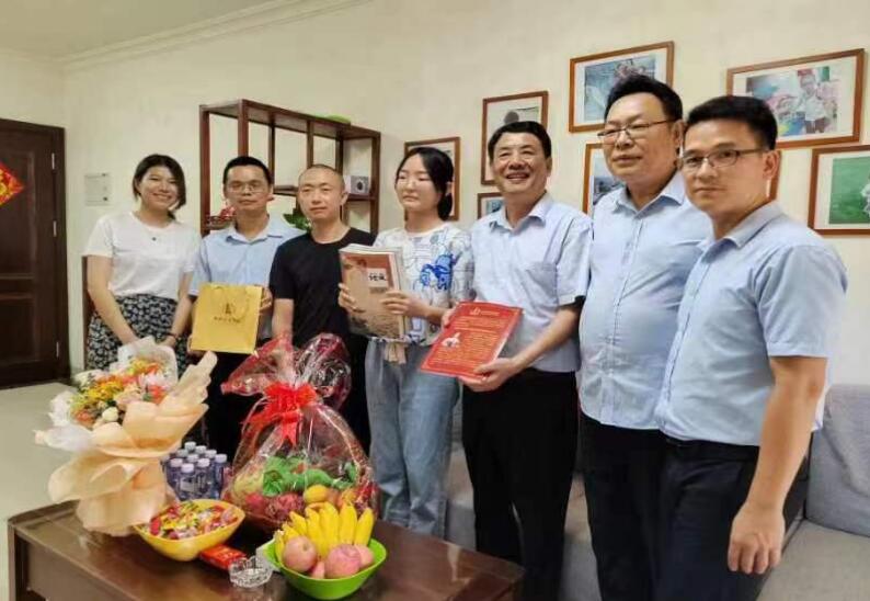 柴時(shí)鐘：整合校本資源 踐行大德育觀 創(chuàng)建和美校園