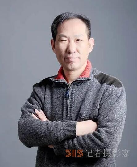 詩人作家、書法家靳新國談寫作的奧秘