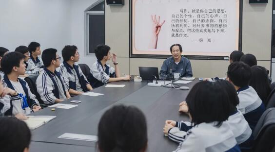 詩人作家、書法家靳新國談寫作的奧秘