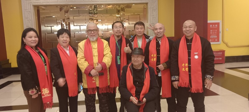 中華蒙醫藥透骨熱療法非遺傳承人董鎖及弟子受邀參加 2025第二屆中醫春節聯歡晚會