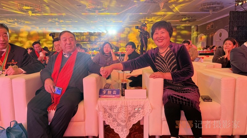 愛心百石通創始人趙愛心女士受邀參加 2025 第二屆中醫春節聯歡晚會