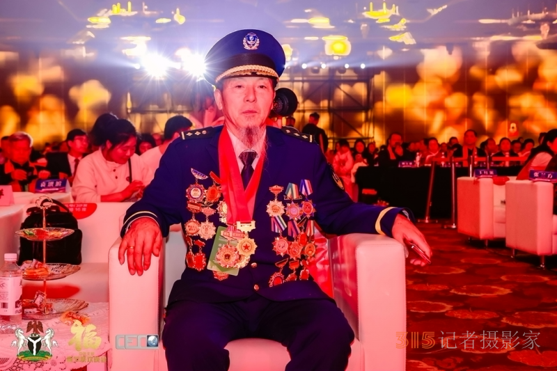 老中醫朱培于在 2025 第二屆中醫春晚分享從醫精神與初衷