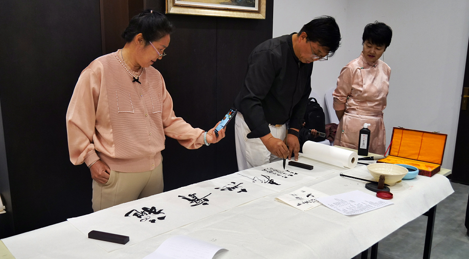 “品讀千年古都，放歌趙王集團” 中國文藝名家走進河北邯鄲采風系列活動成功舉辦