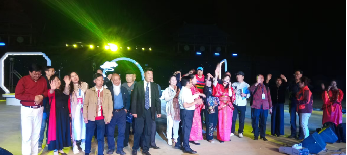 “品讀千年古都，放歌趙王集團” 中國文藝名家走進河北邯鄲采風系列活動成功舉辦