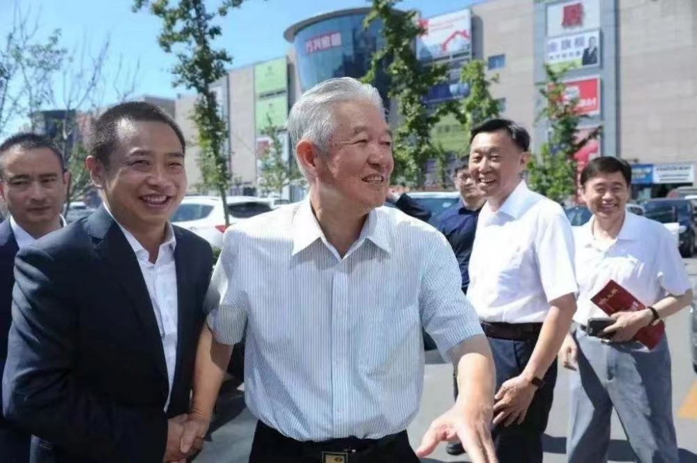 裴懷亮上將會見中國軍地書畫院代表 鼓勵當好踐行文化自信旗手