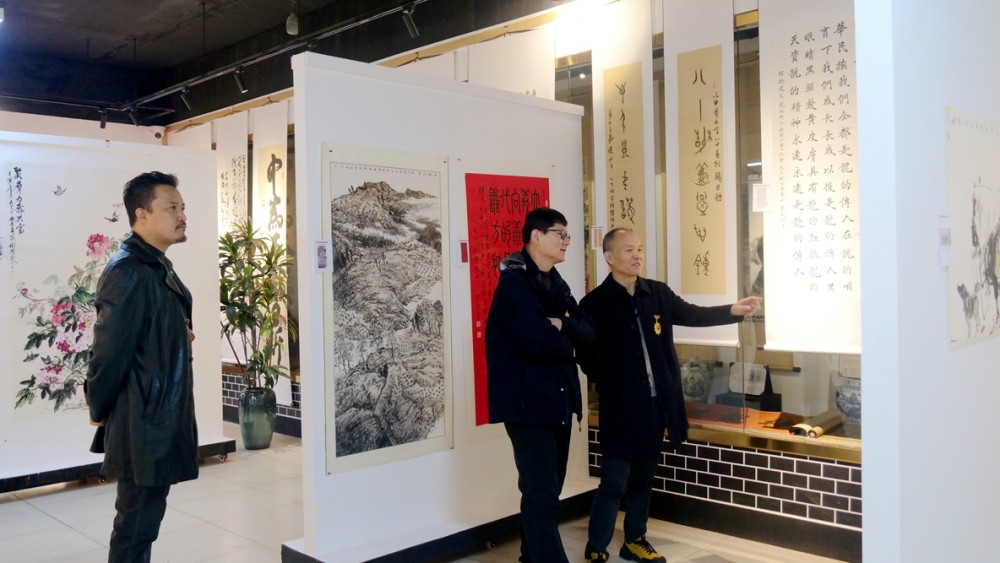 筆墨鑄史 精神永續(xù) 紀念中國人民抗日戰(zhàn)爭暨世界反法西斯戰(zhàn)爭勝利 80 周年名家書畫展在京隆重開幕