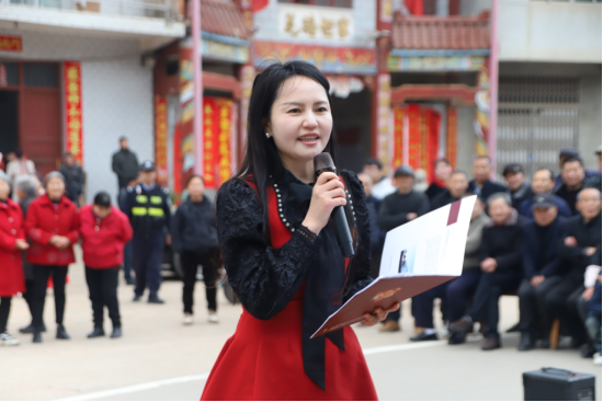 鼓樂歡騰慶元宵 鄉(xiāng)音雅韻潤民心——龍岡女子鼓舞隊(duì)?wèi)c元宵展演暨鄉(xiāng)村音樂會(huì)圓滿舉行